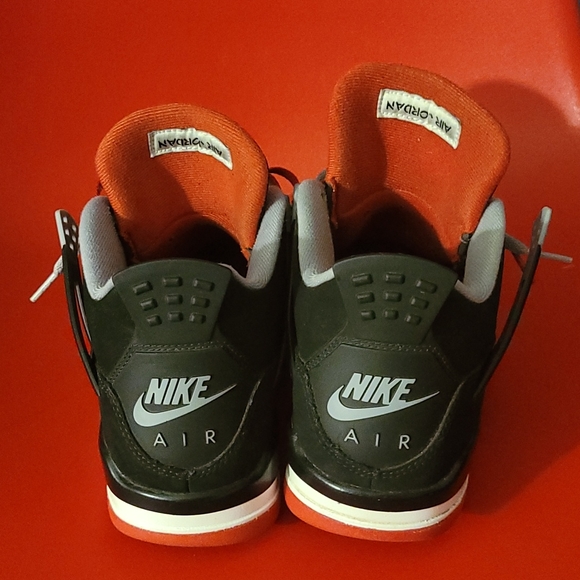 Practically brand new Air Jordan 4's OG 'Bred Cement Grey, Size 6 in men's. - Picture 2 of 4